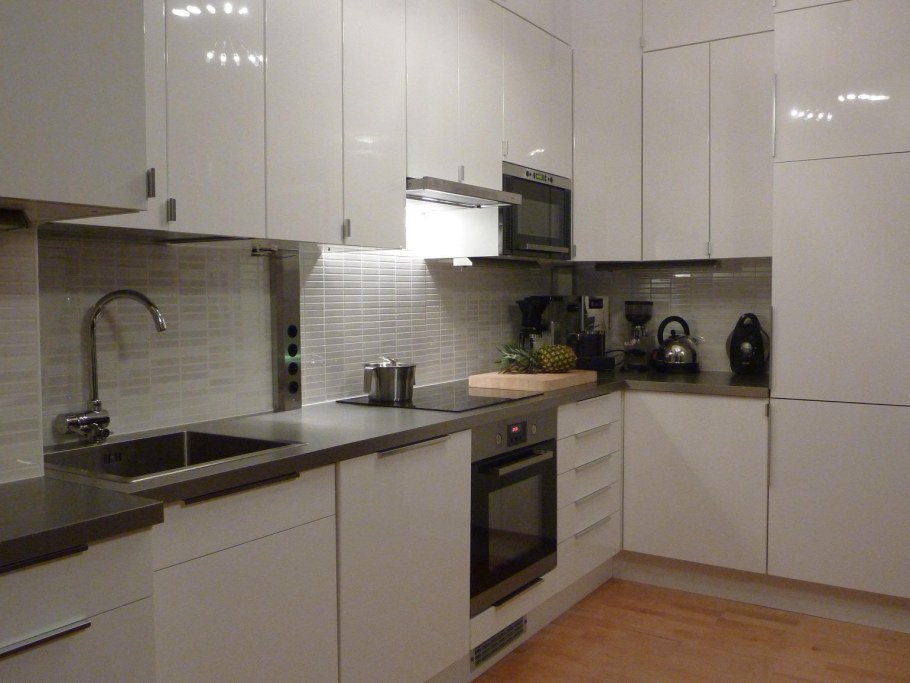 Икеа кухня Рингульт глянцевый белый