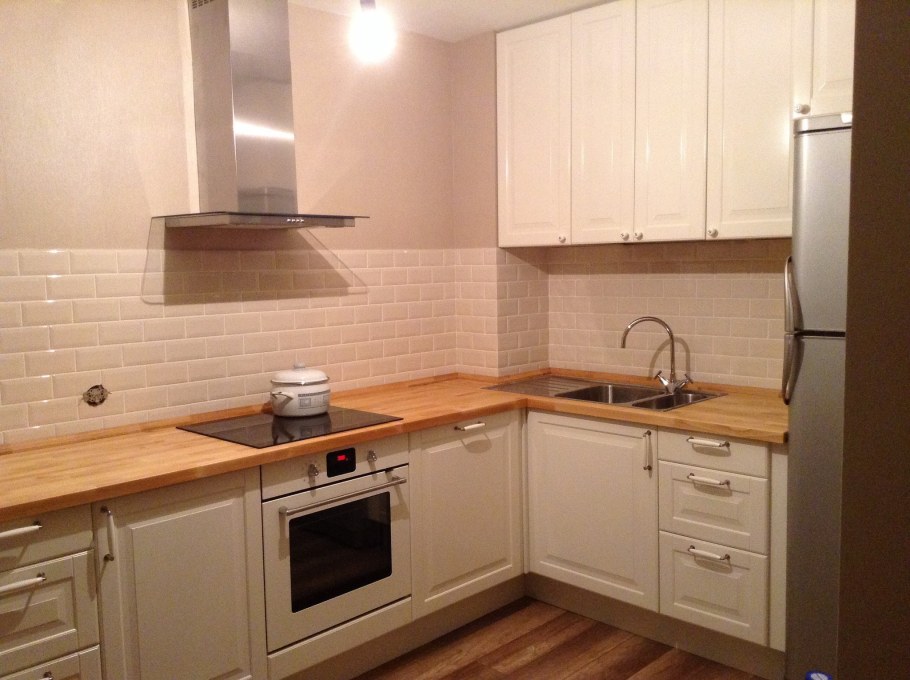 Кухня икеа белая угловая