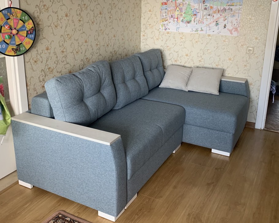 Компактный угловой диван