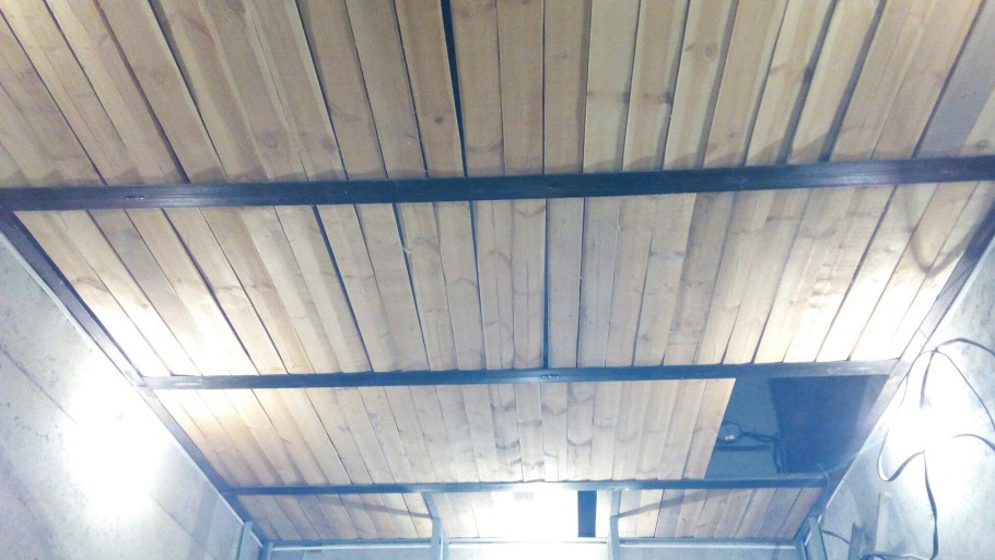 Обшивка потолка в гараже