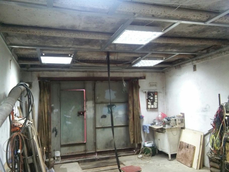 Негорючий потолок для гаража