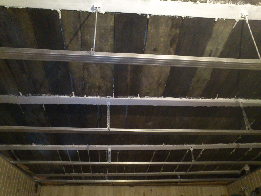 Панели для потолка в гараже