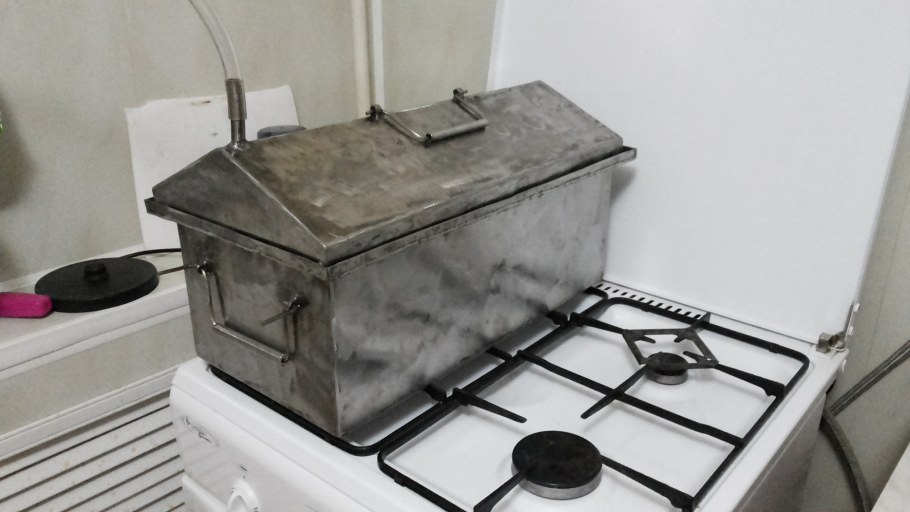 Самодельная коптилка горячего копчения