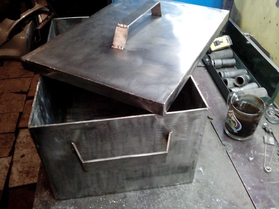 Коптилка горячего копчения с трубы 325