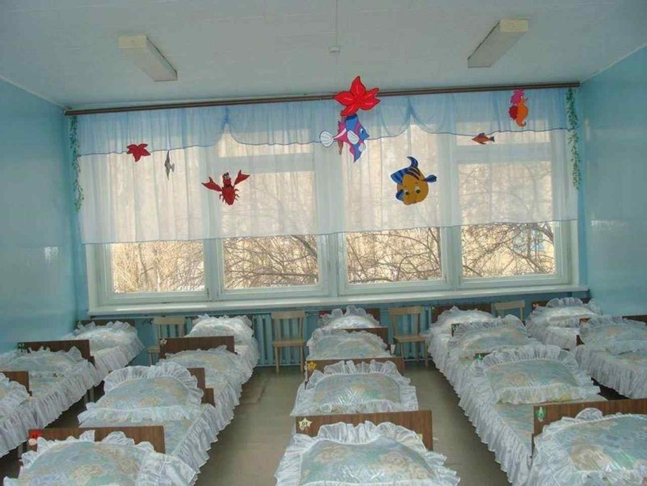 Спальная комната в детском саду