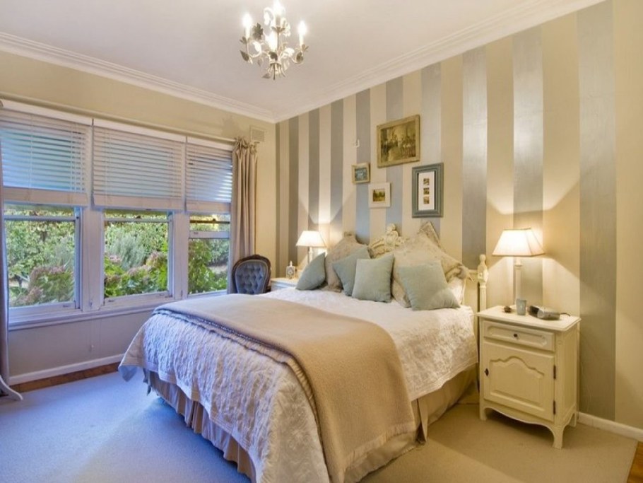 Спальня в бежевых тонах