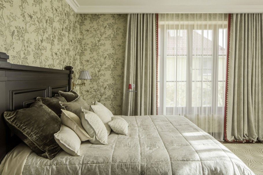 Шторы в английском стиле для спальни