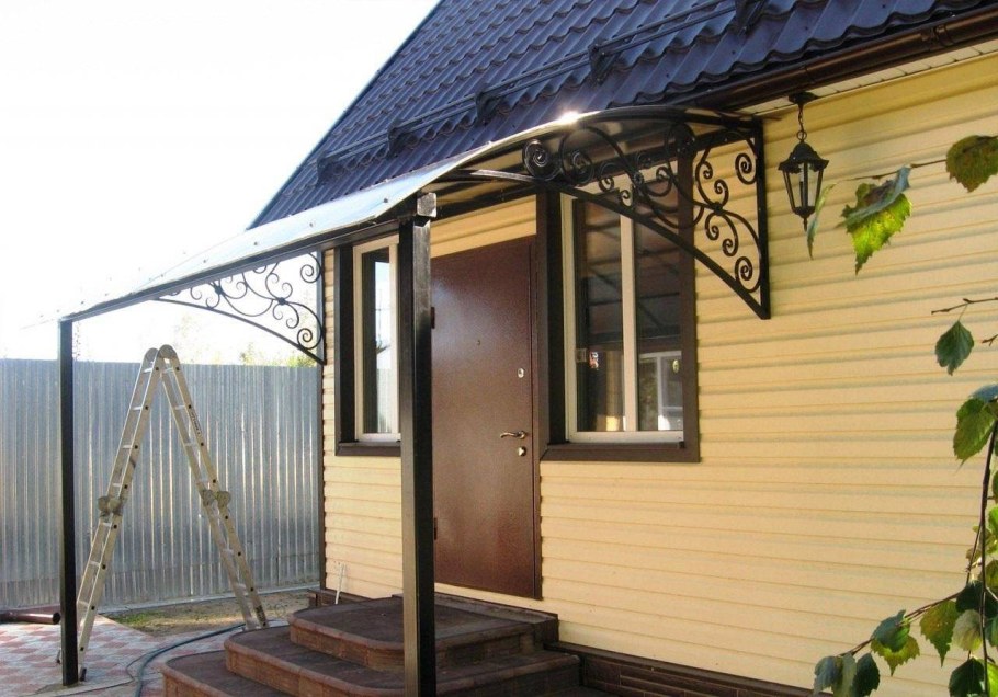 Козырек для крыльца