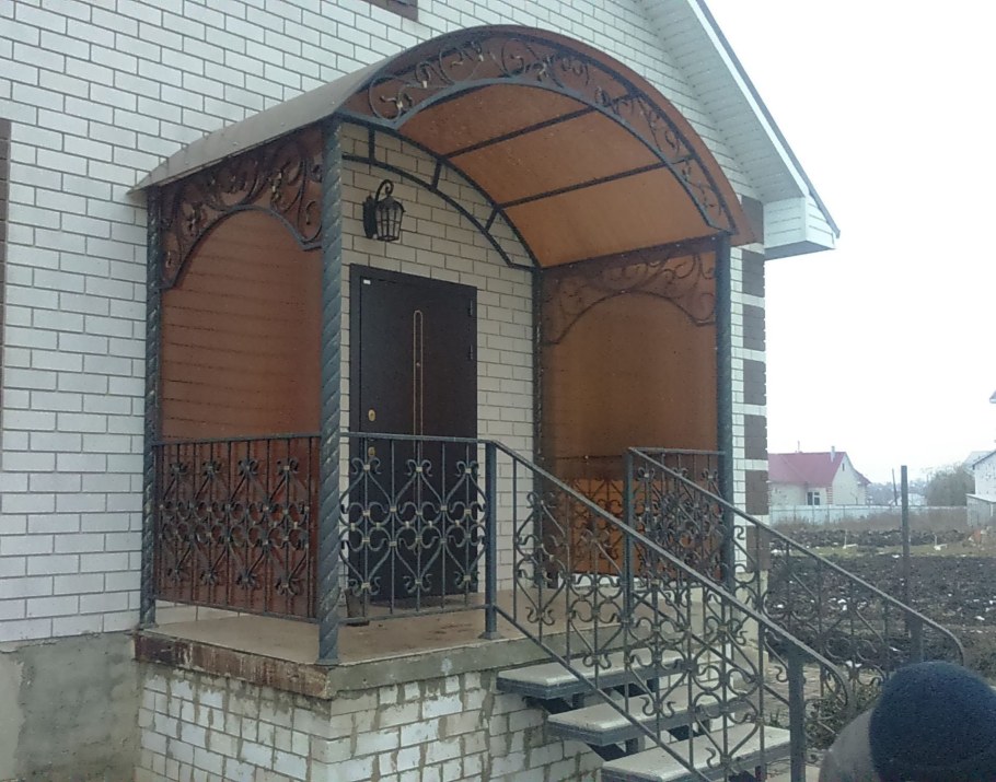 Козырек для крыльца