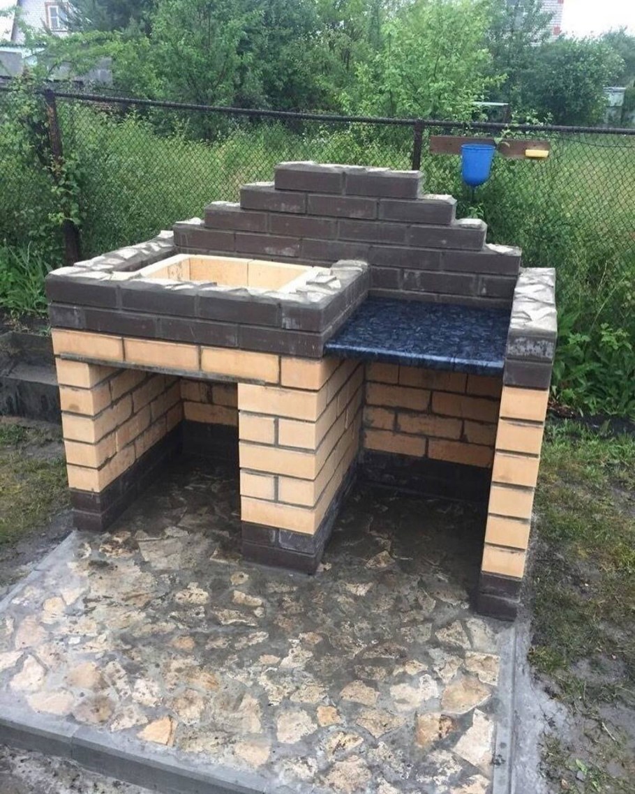 Маленький мангал из кирпича
