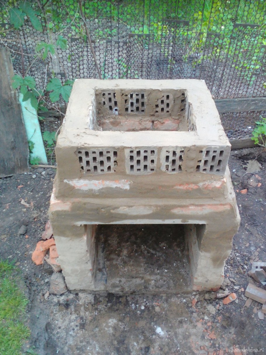 Простенький мангал из кирпича