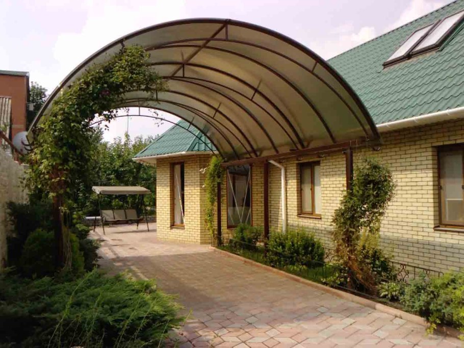 Навес в частном доме