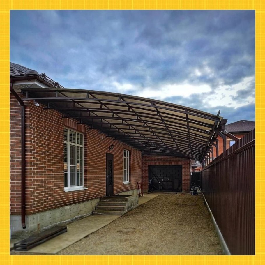 Крыша над двором