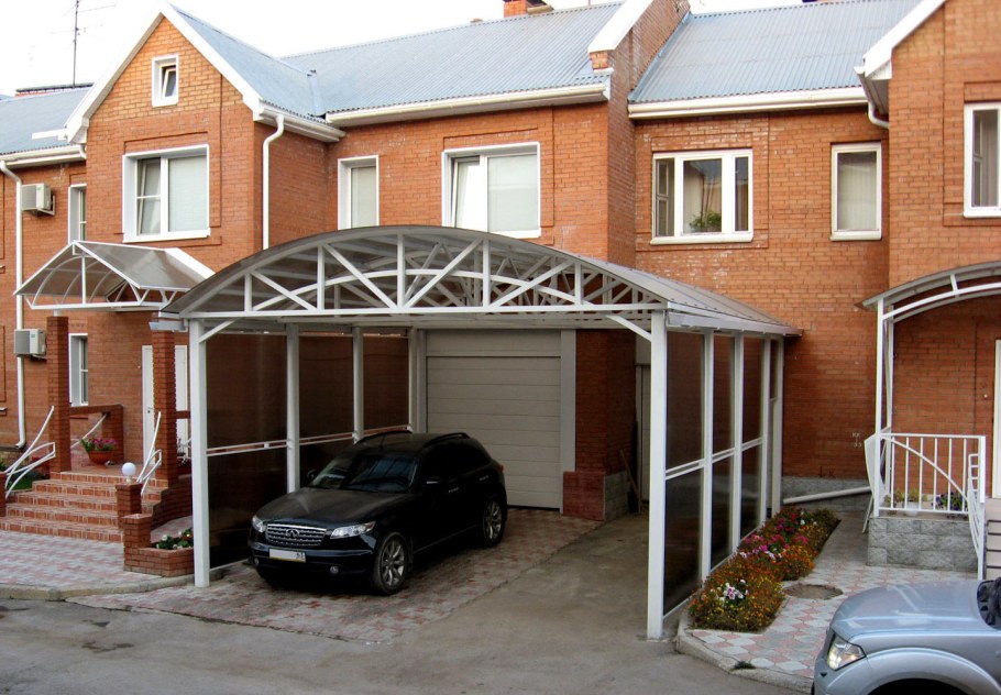 Навес перед домом