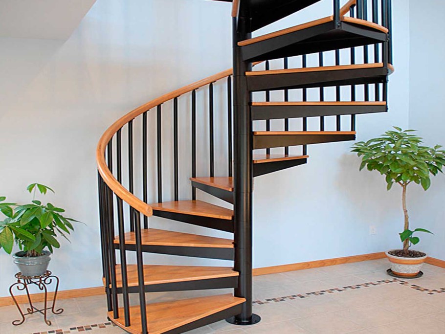 Винтовая деревянная лестница ДЛС-034 С металлом