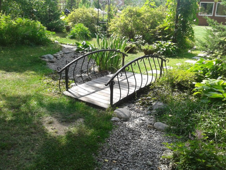 Ландшафт с мостиком