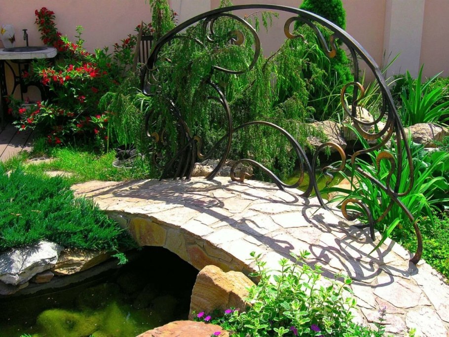 Ландшафт с мостиком