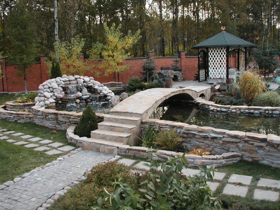 Мостик ландшафтный