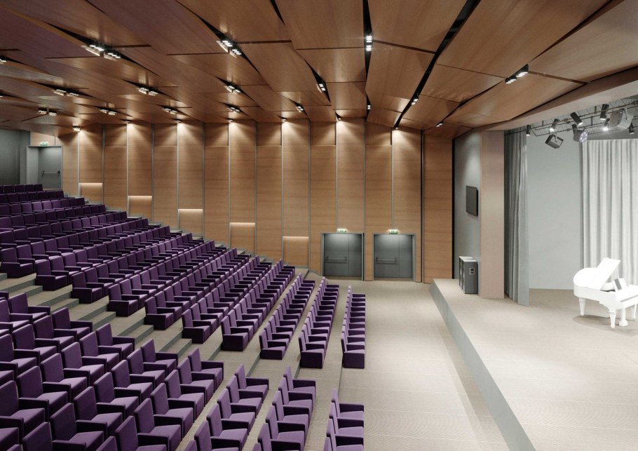 Акустические панели TAGINTERIO зал актовый