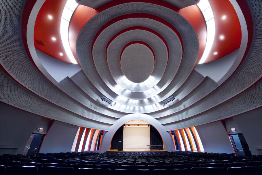 Интерьер современного театра