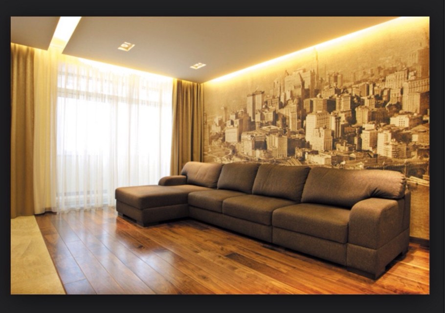 Фотообои над диваном