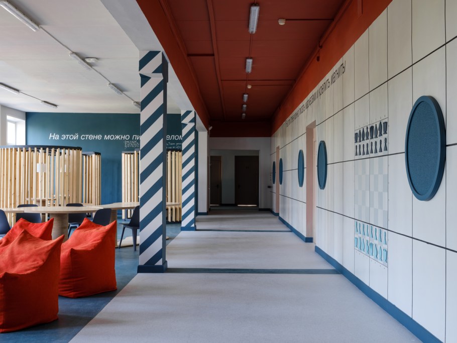 Рекреации школы 57 в Москве