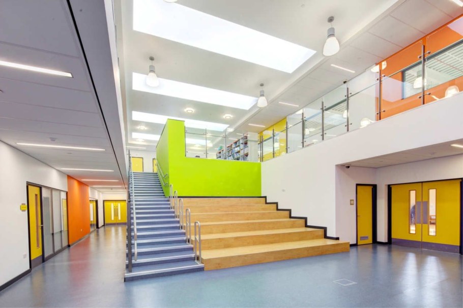 Красивая школа