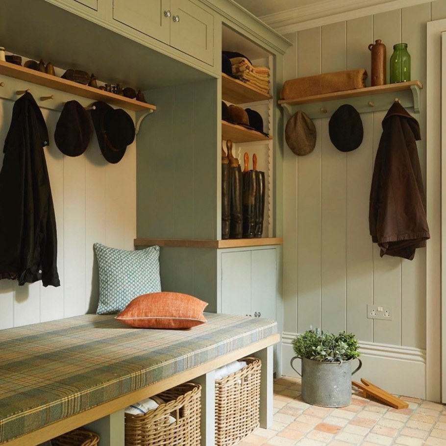 Прихожая в дачном домике