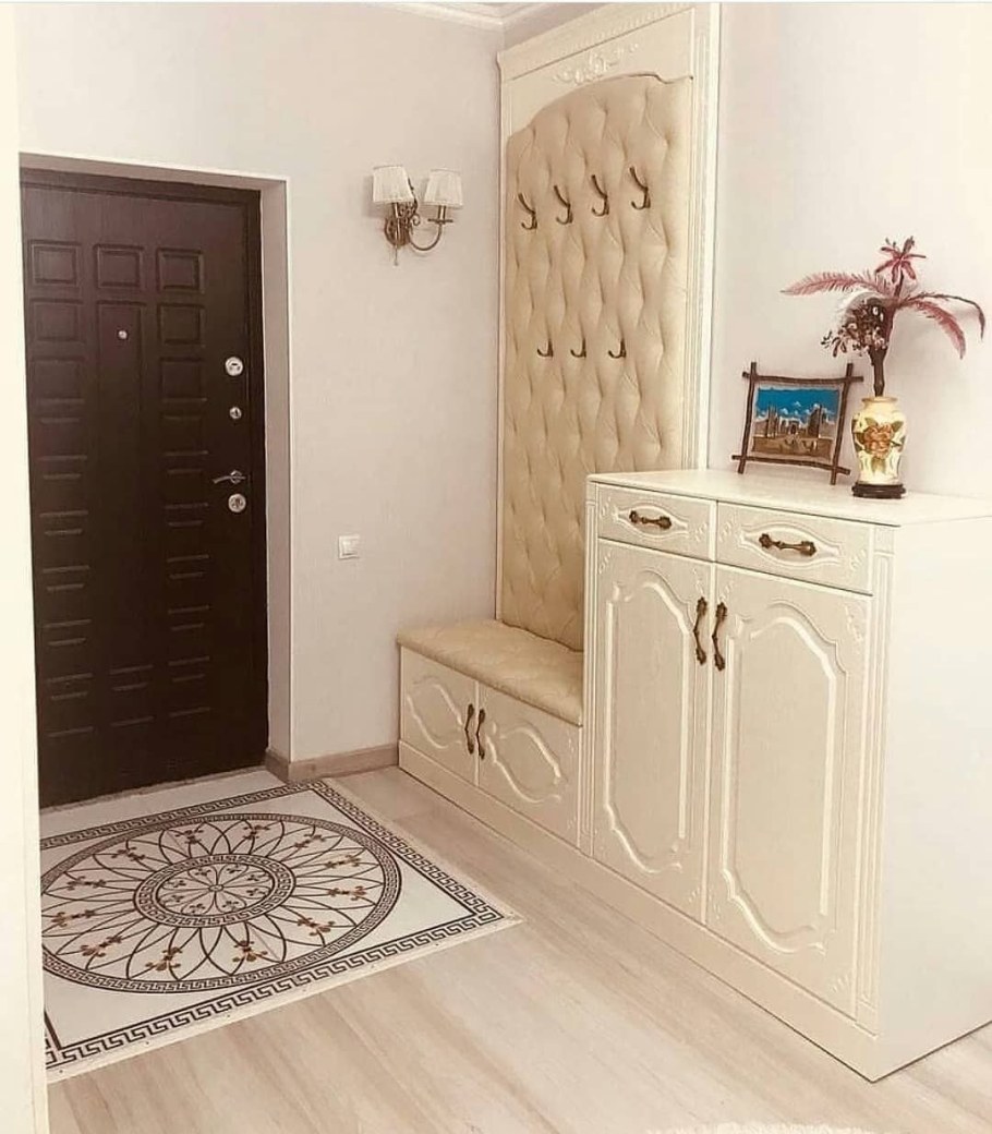 Прихожая в квадратный коридор