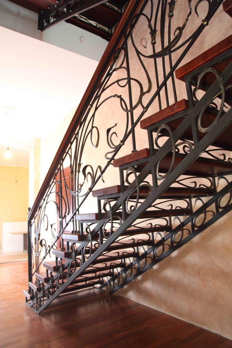 Кованые одномаршевые лестницы