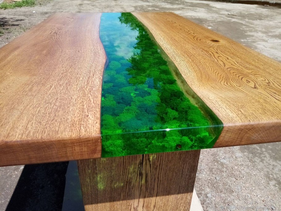 Столешница из эпоксидной смолы и дерева
