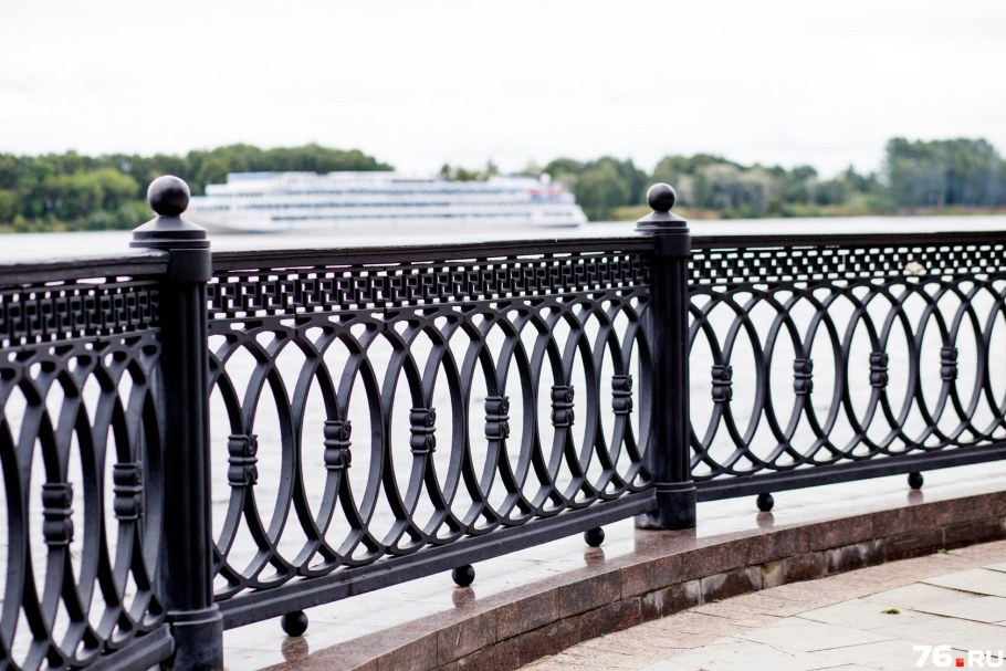 Университетская набережная чугунные ограды