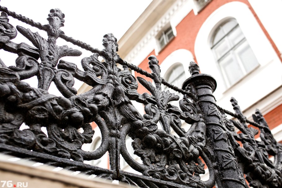 Чугунная ограда