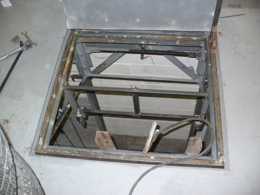 Подъемник в подвал гаража