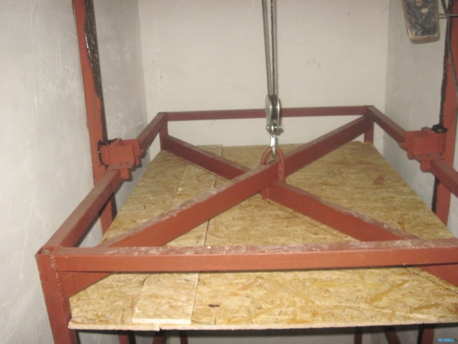 Самодельный подъемник в погреб