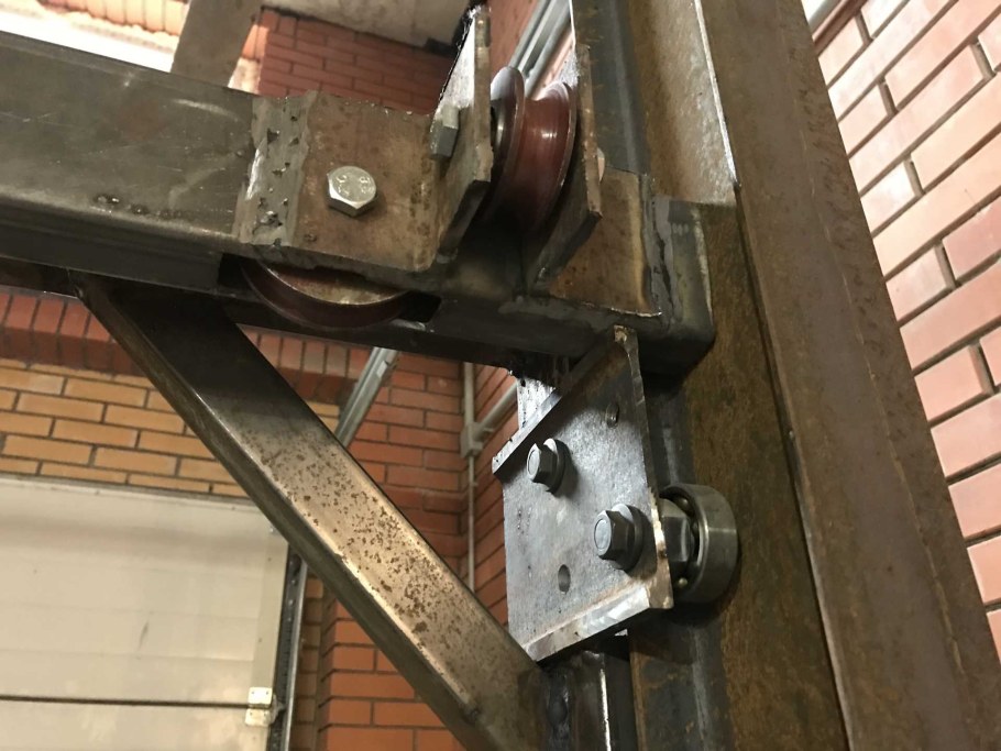 Самодельный лифт в гараже