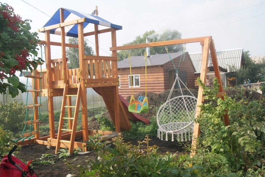 Уголок для детей на даче