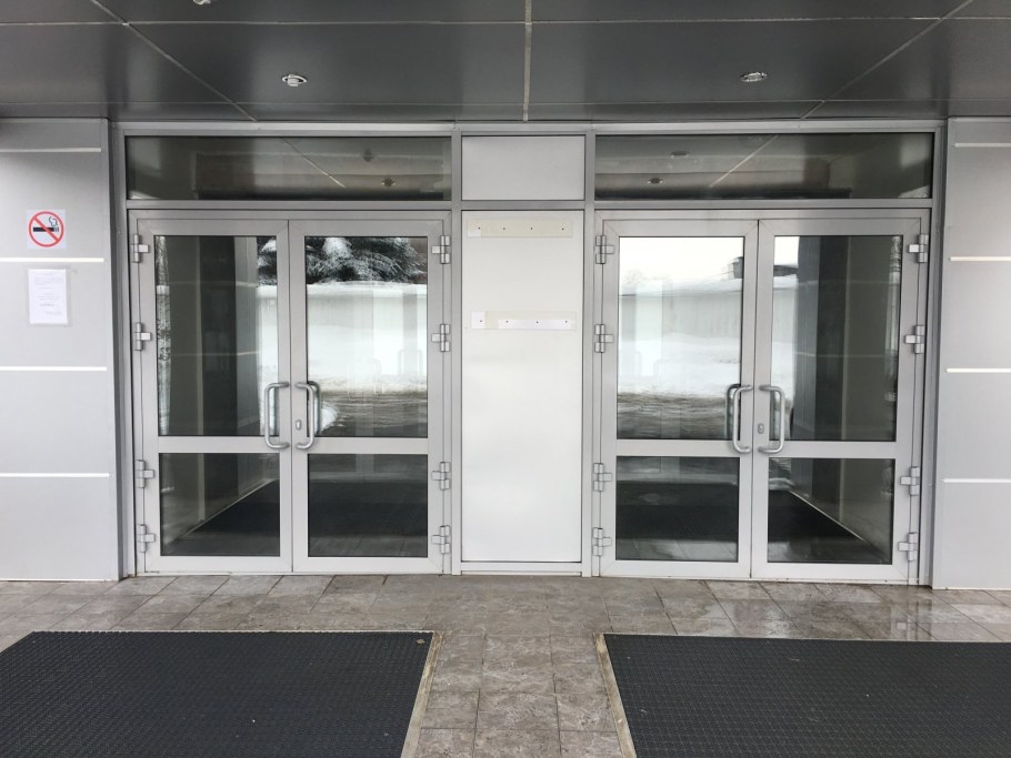 Алютех с48 маятниковые двери