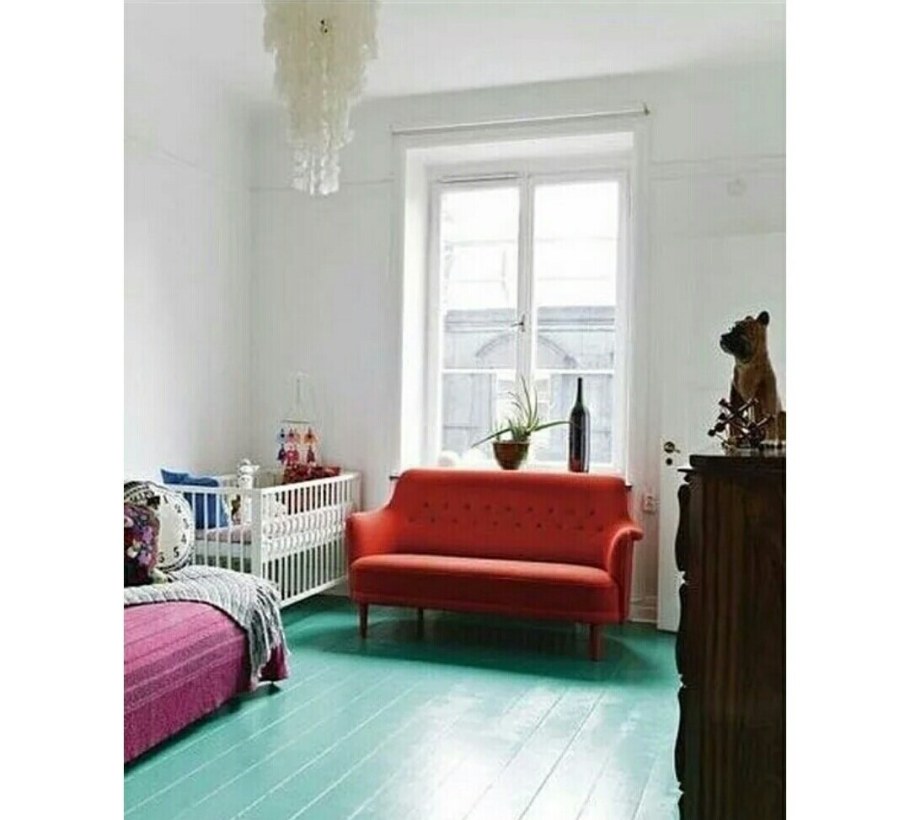 Крашеный деревянный пол