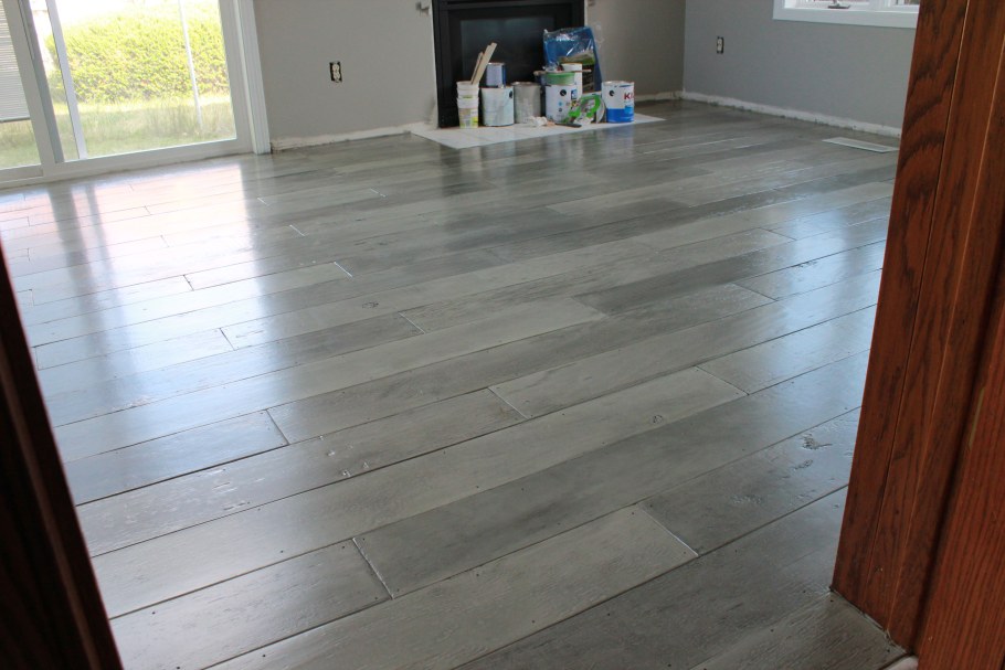 Крашеный деревянный пол