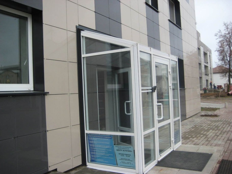 Пластиковая входная группа