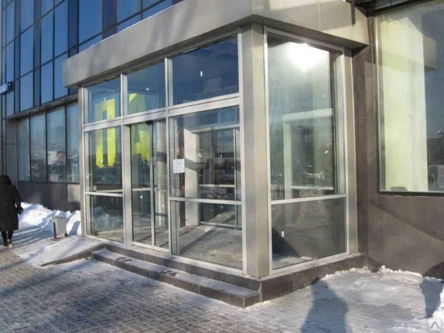 Стеклянный тамбур