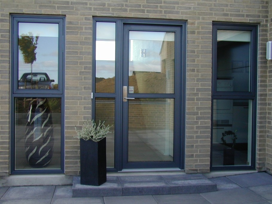 Входные группы дверей