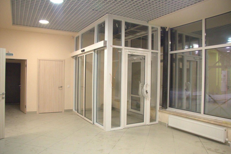 Пластиковые и алюминиевые двери