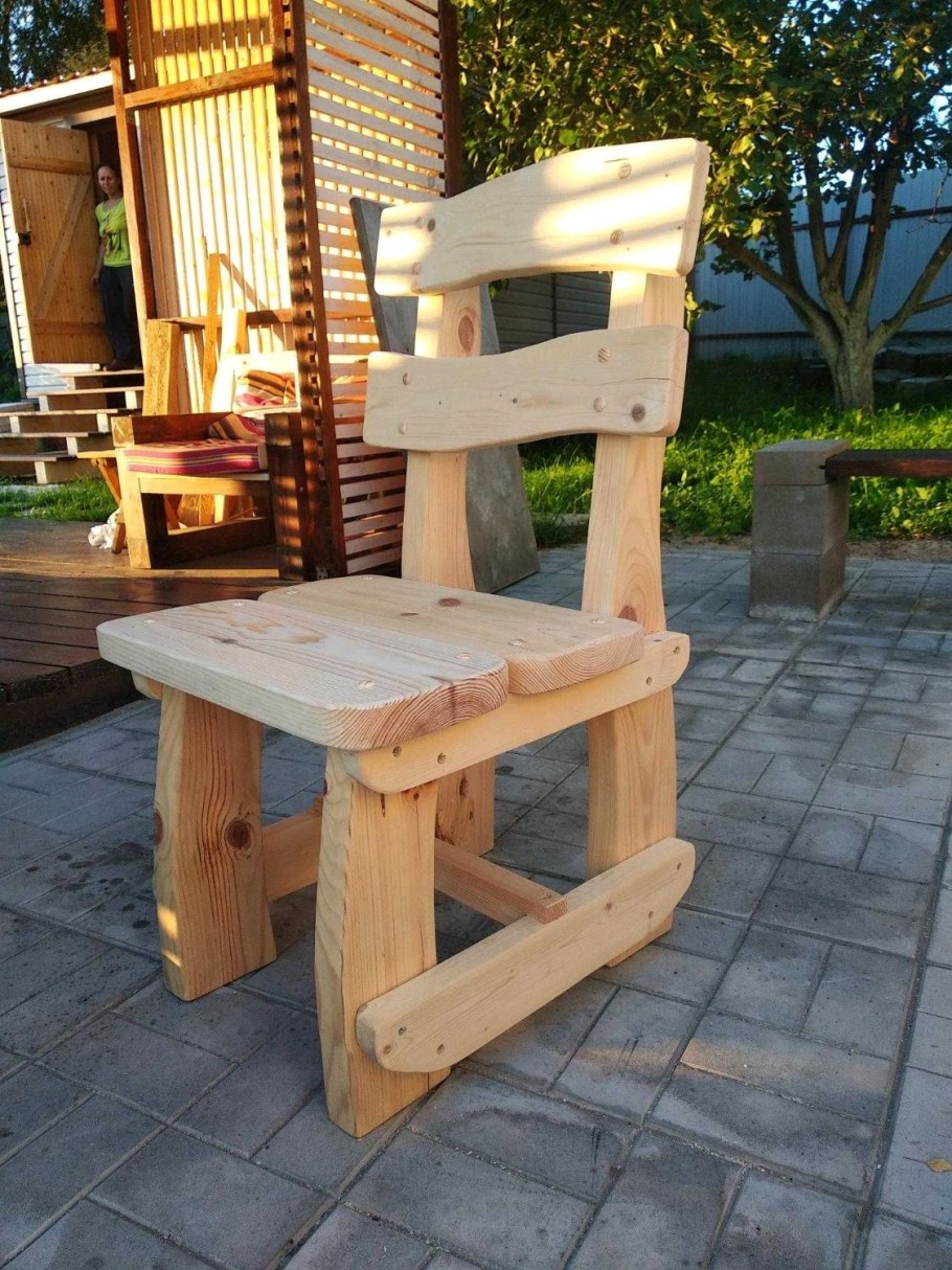 Дачный стул из дерева