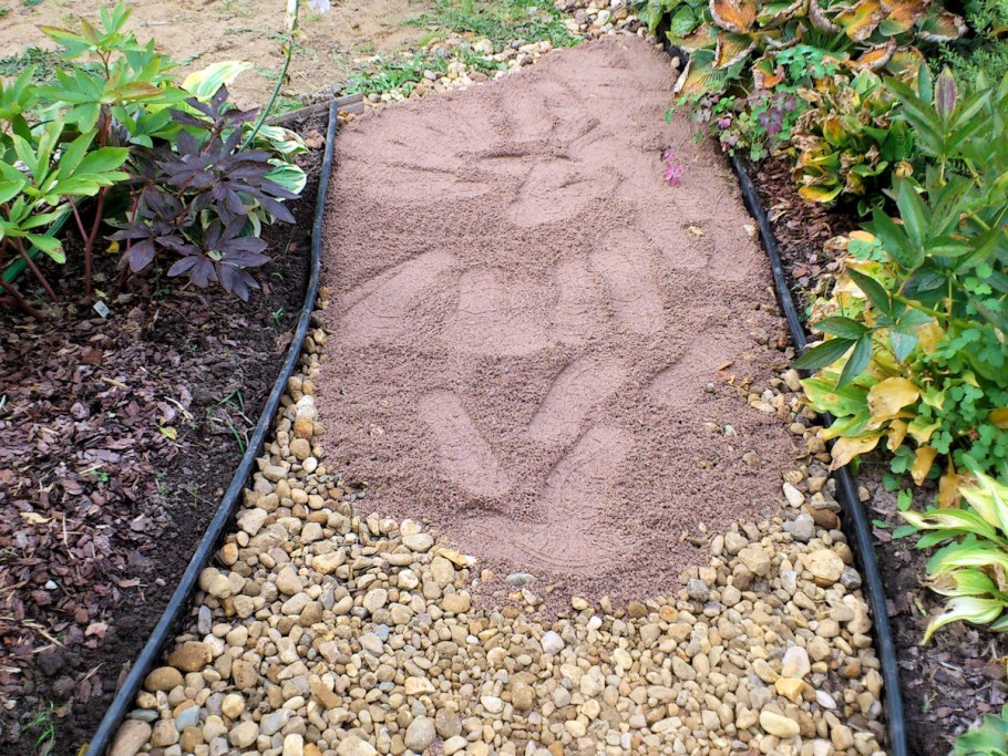 Высевки гранитные дорожка