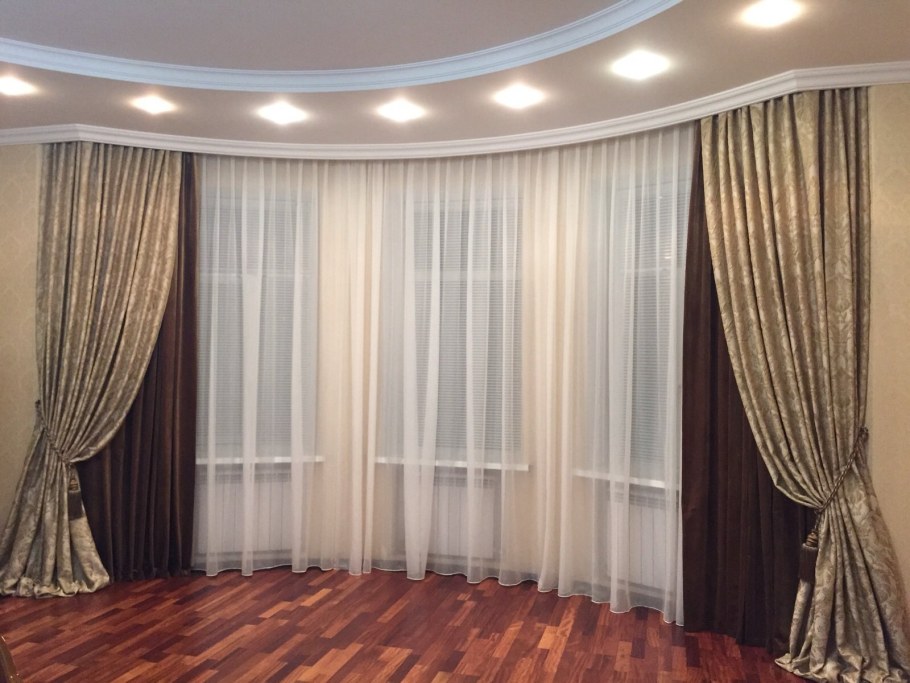 Шикарные шторы для зала