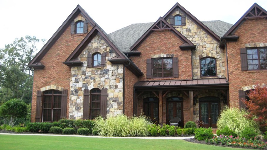 Коттедж стиль Тюдор кирпичный