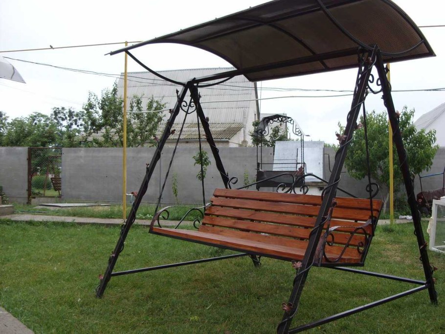 Самодельные качели для дачи