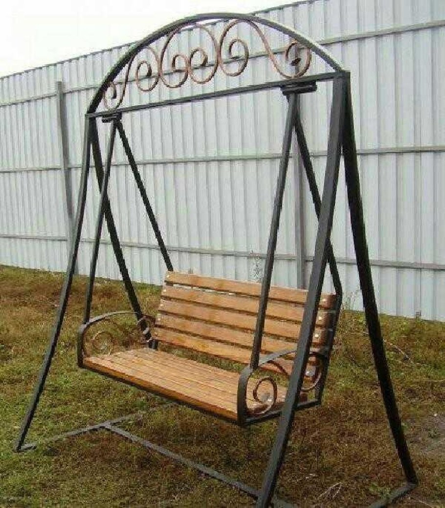 Качели из металла